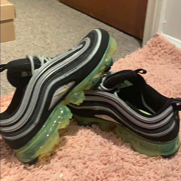 nike air vapormax 97s